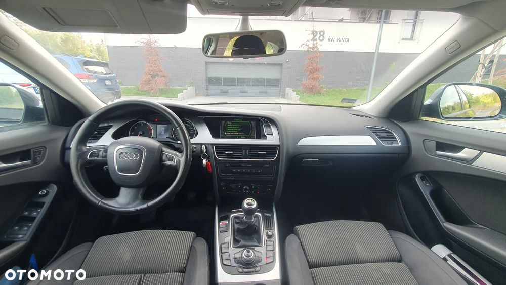 Audi A4 Avant - 8