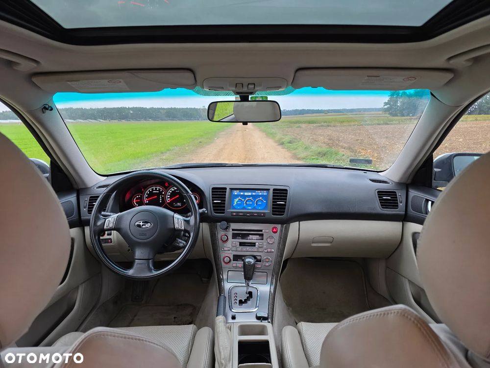 Subaru Legacy - 18