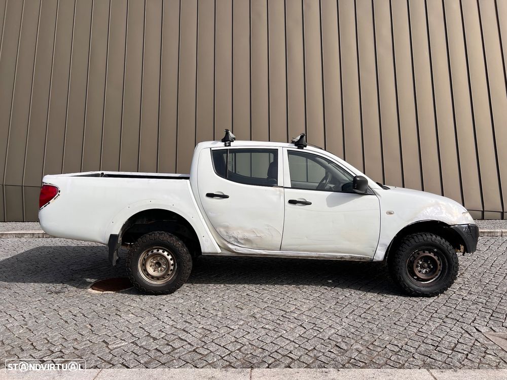 Mitsubishi L200 2.5 DI-D CD Invite AC CC 4WD - 2