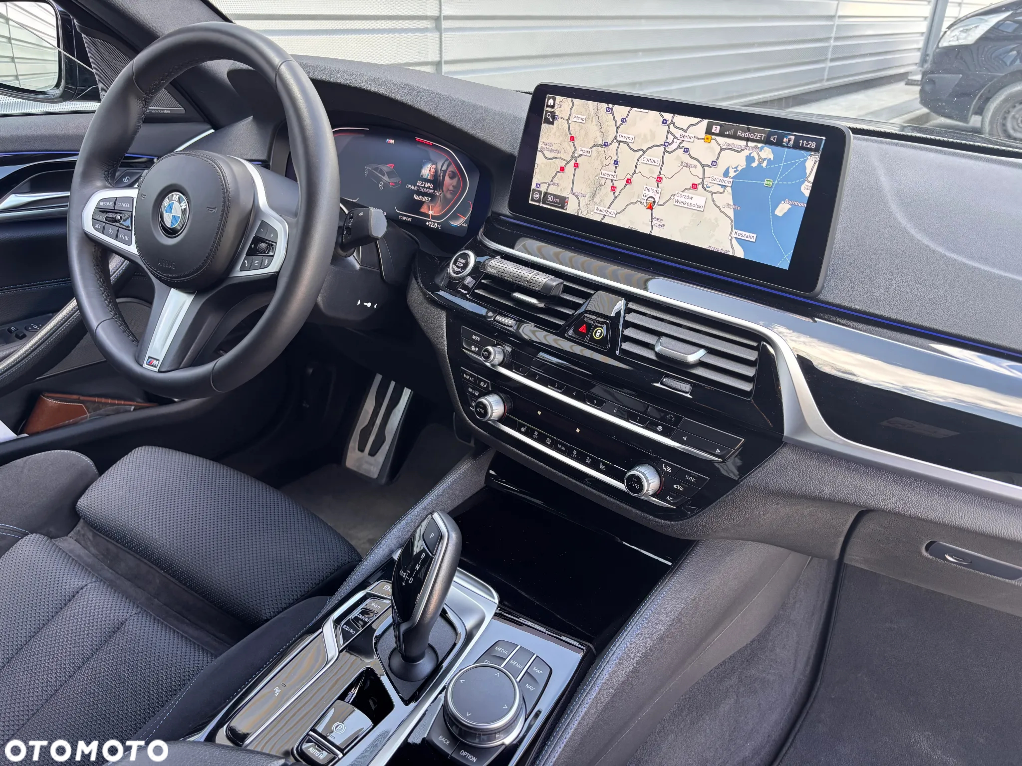 BMW Seria 5 520d xDrive M Sport sport - 12