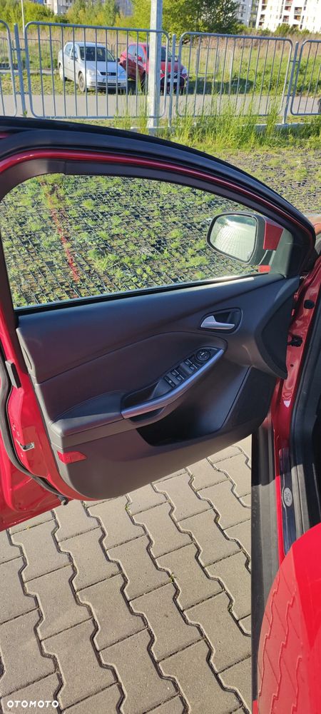 Ford Focus 1.6 EcoBoost Titanium - 11