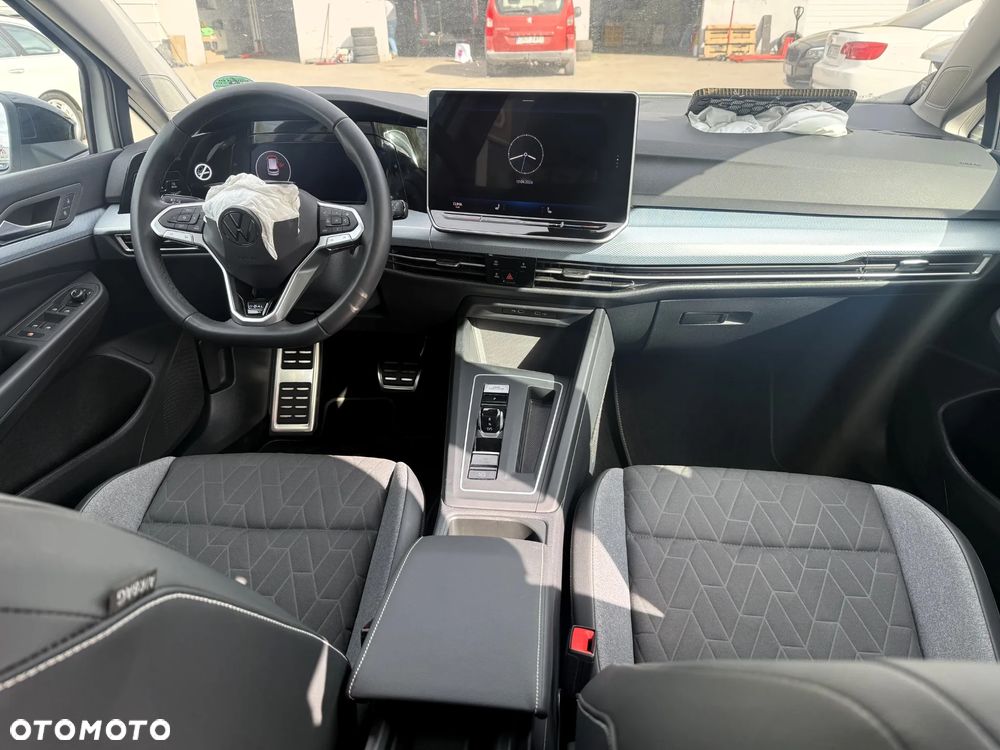 Volkswagen Golf 1.5 eTSI OPF DSG Goal - 11