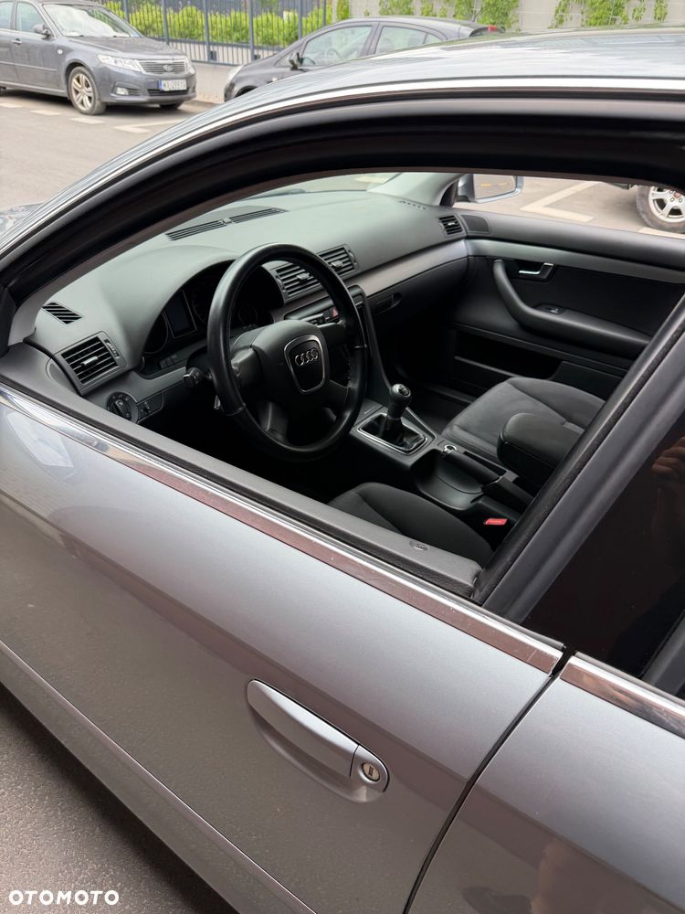 Audi A4 Limousine 1.6 - 4
