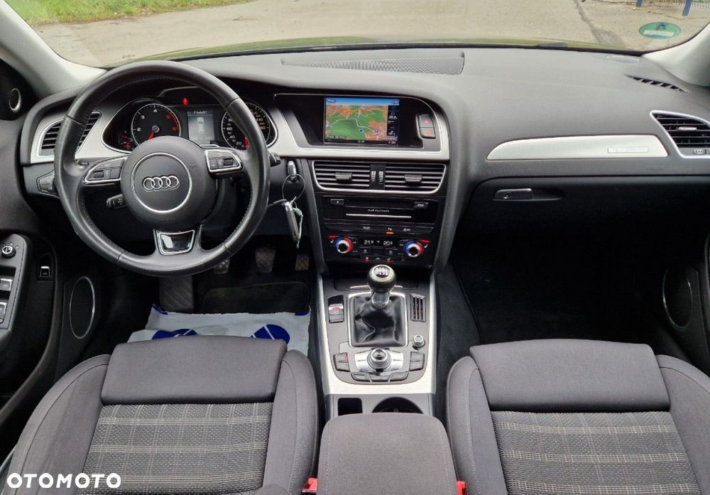 Audi A4 Avant 2.0 TDI DPF quattro S line Sportpaket - 27
