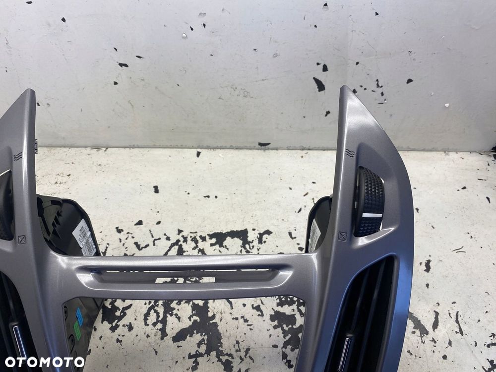 FORD TRANSIT CONNECT MK2 KRATKI NAWIEWU PANELU ŚRODKOWEGO - 5