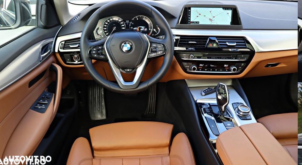 BMW Seria 5 520d Aut. Luxury Line - 7