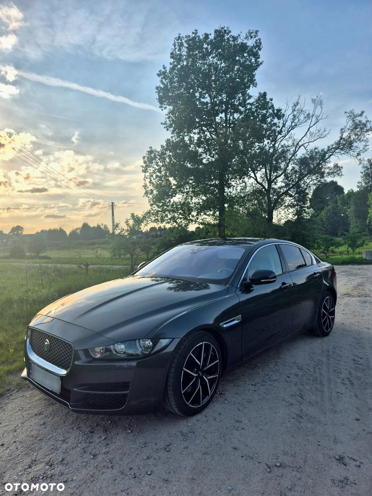 Jaguar XE 20d Prestige - 1