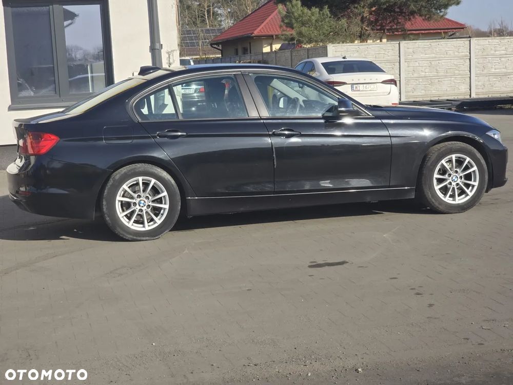 BMW Seria 3 318d - 13