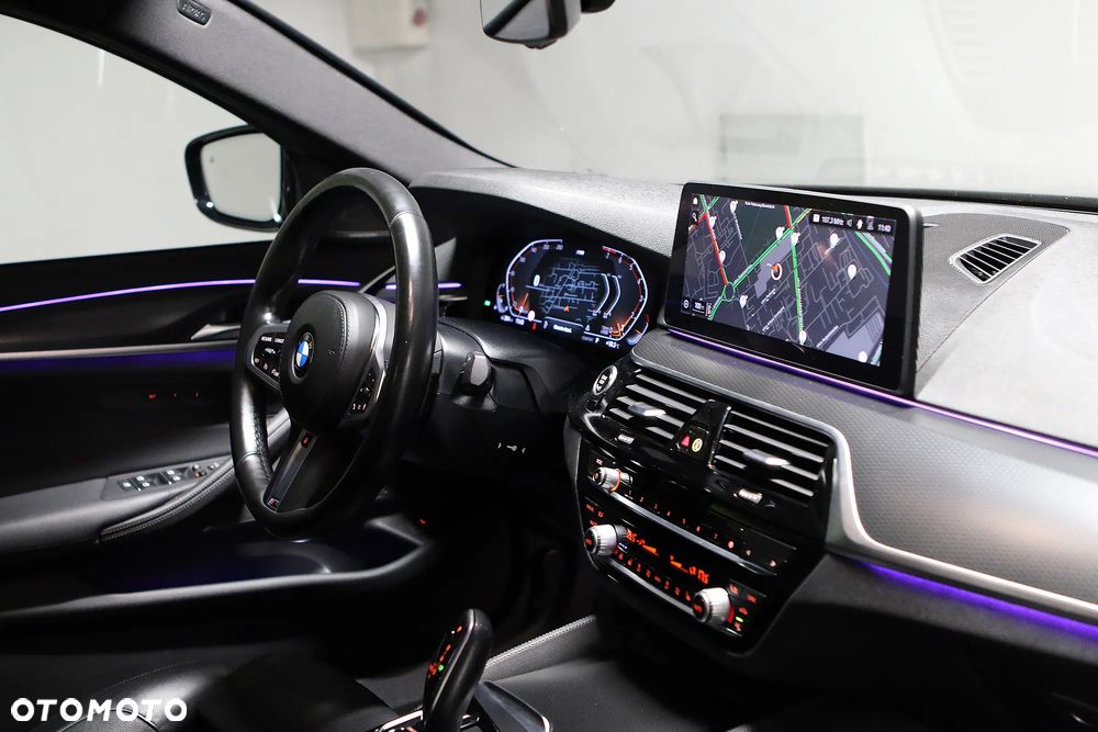 BMW Seria 5 540i xDrive M Sport sport - 31