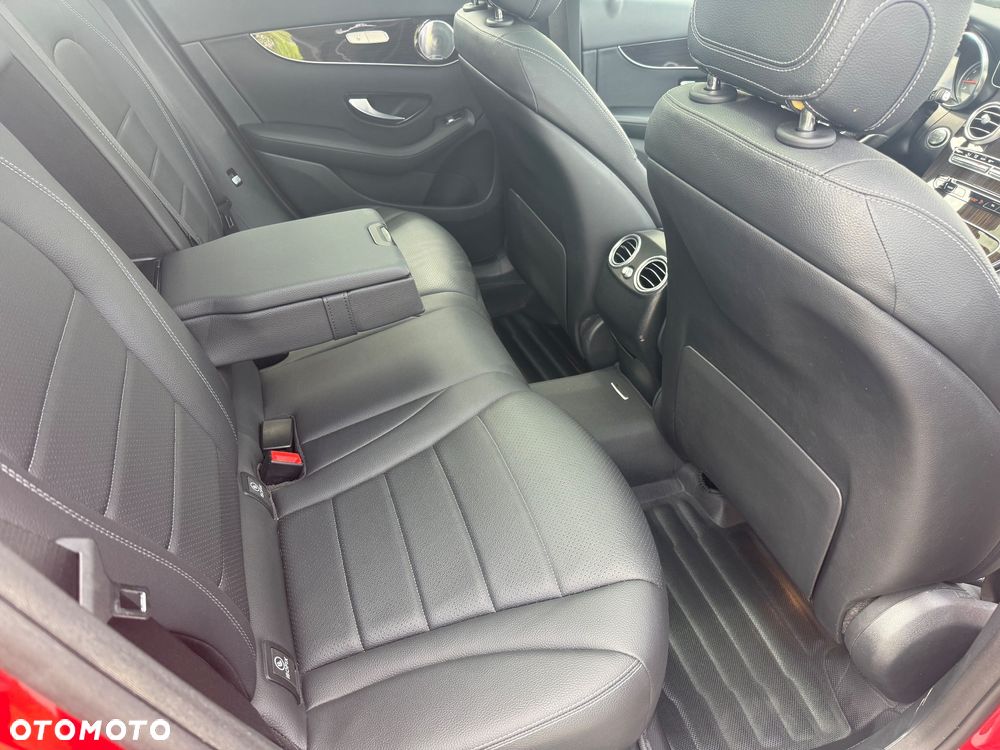 Mercedes-Benz GLC 300 4Matic 9G-TRONIC AMG Line - 10