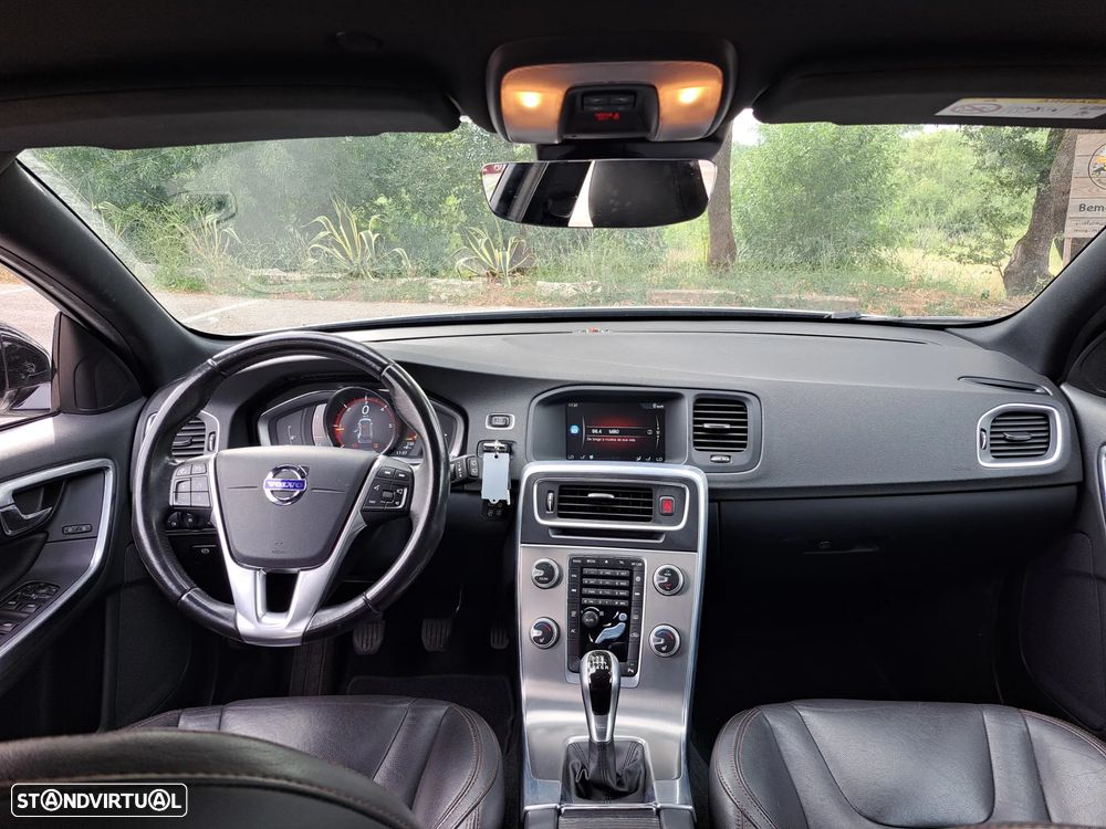 Volvo V60 Cross Country D4 Momentum - 3