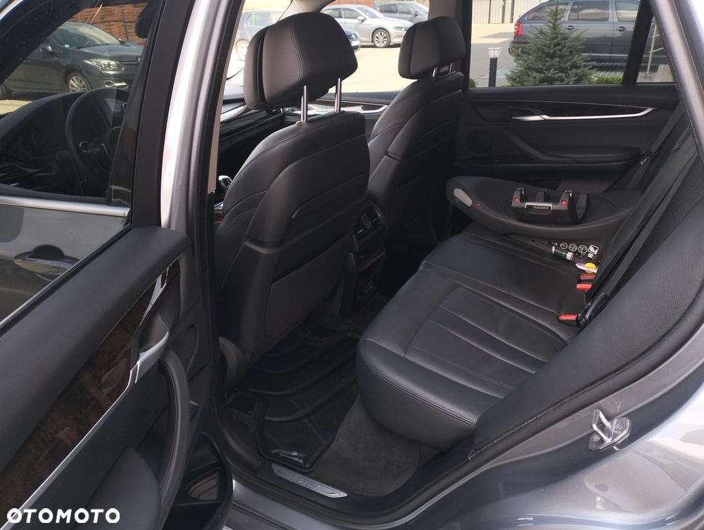 BMW X5 xDrive50i - 12