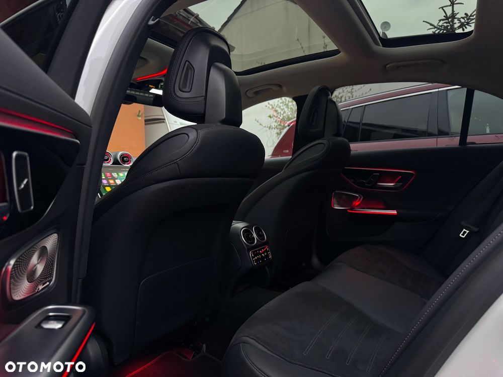 Mercedes-Benz Klasa C 180 mHEV AMG - 33