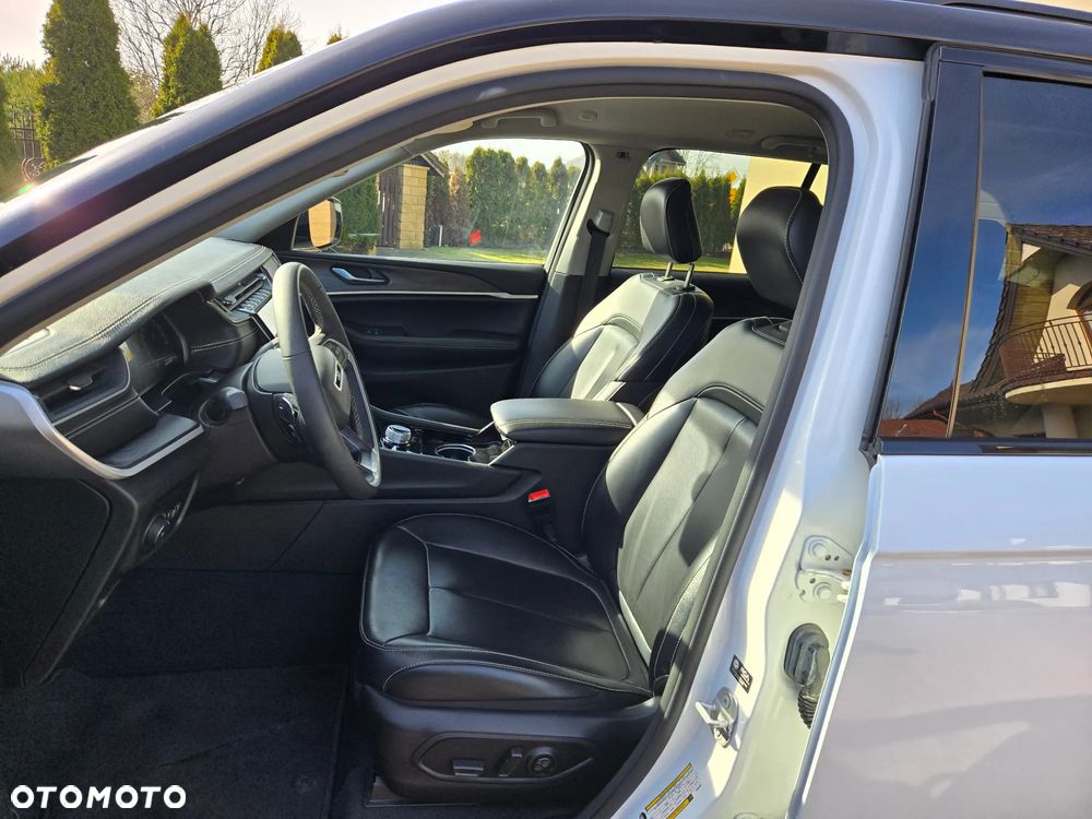 Jeep Grand Cherokee - 17