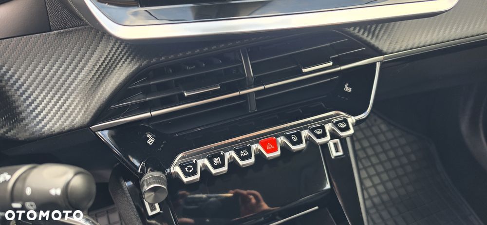 Peugeot 2008 - 8