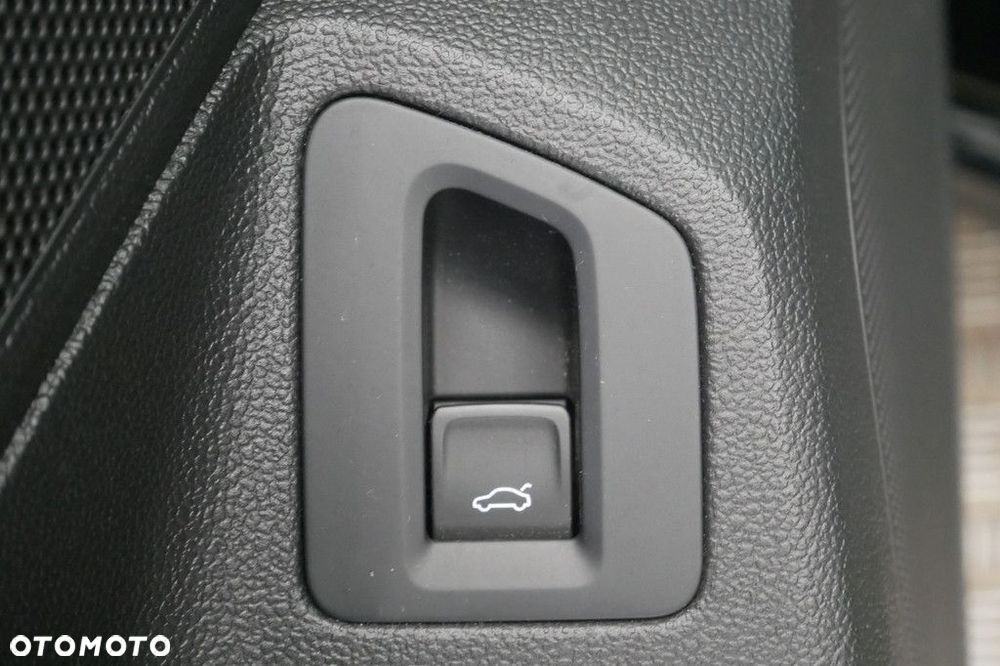 Volkswagen Passat - 18
