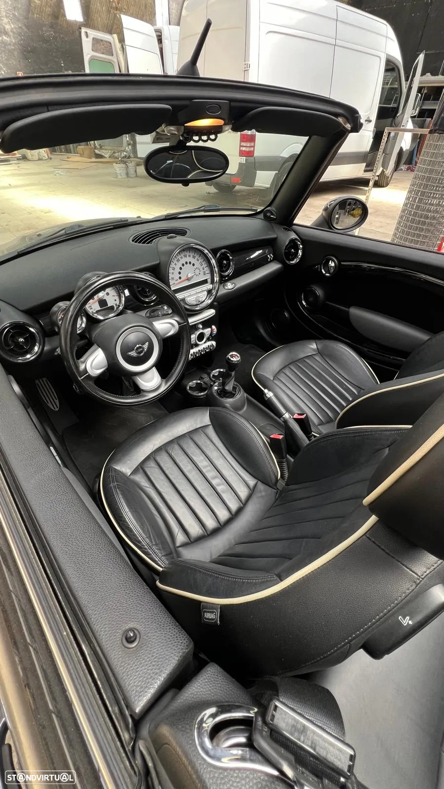 MINI Cabrio John Cooper Works - 8