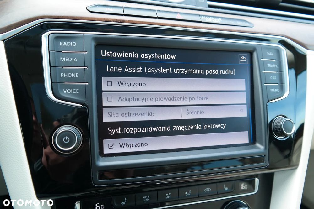 Volkswagen Passat 2.0 TDI Bi-Turbo BMT 4Mot Highline DSG - 32