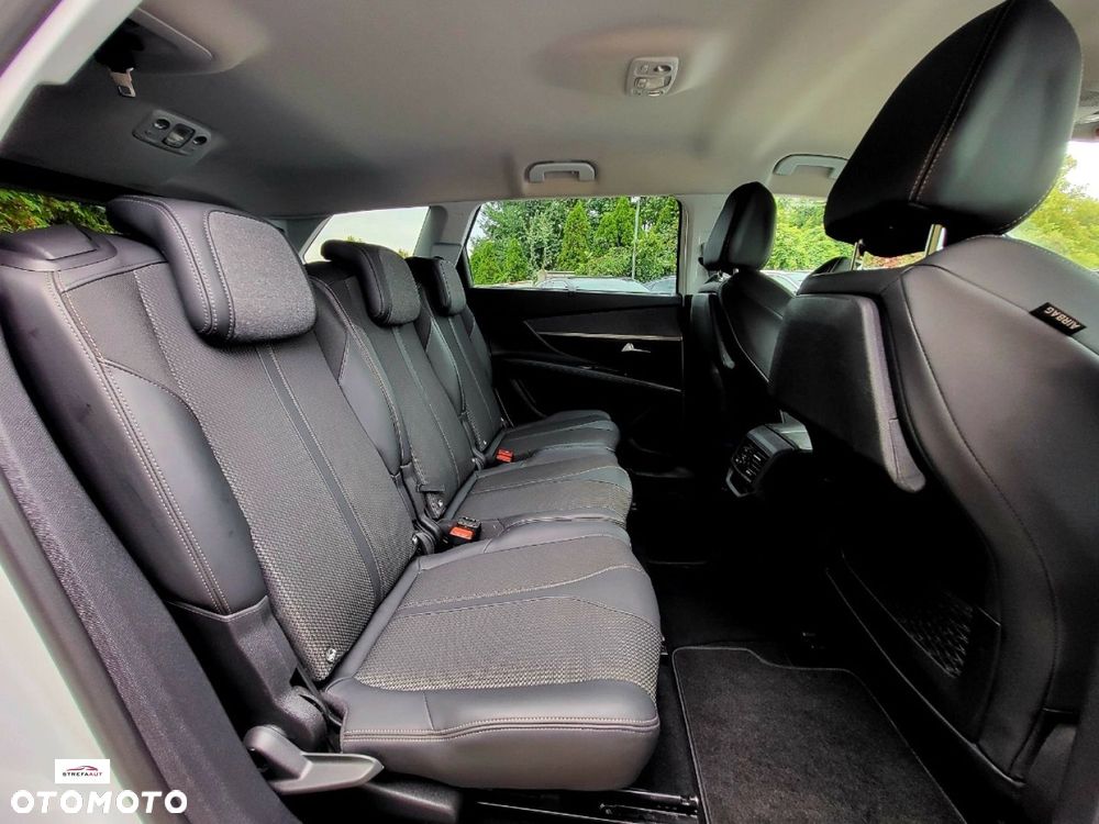 Peugeot 5008 - 8