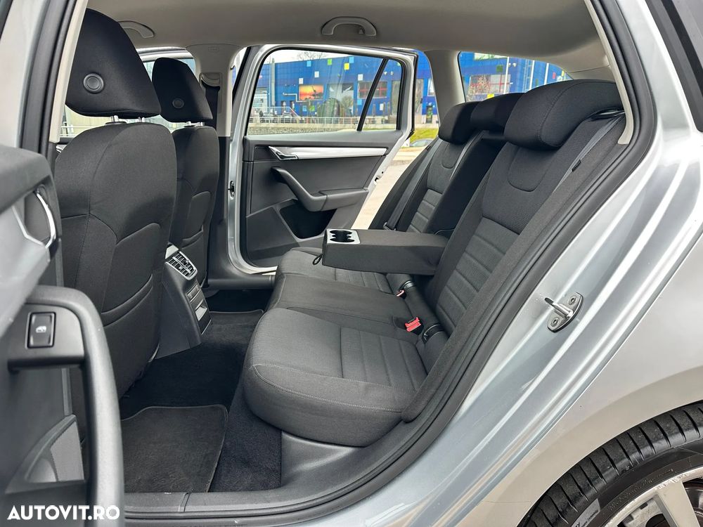 Skoda Octavia 1.6 TDI (Green tec) DSG Style - 26