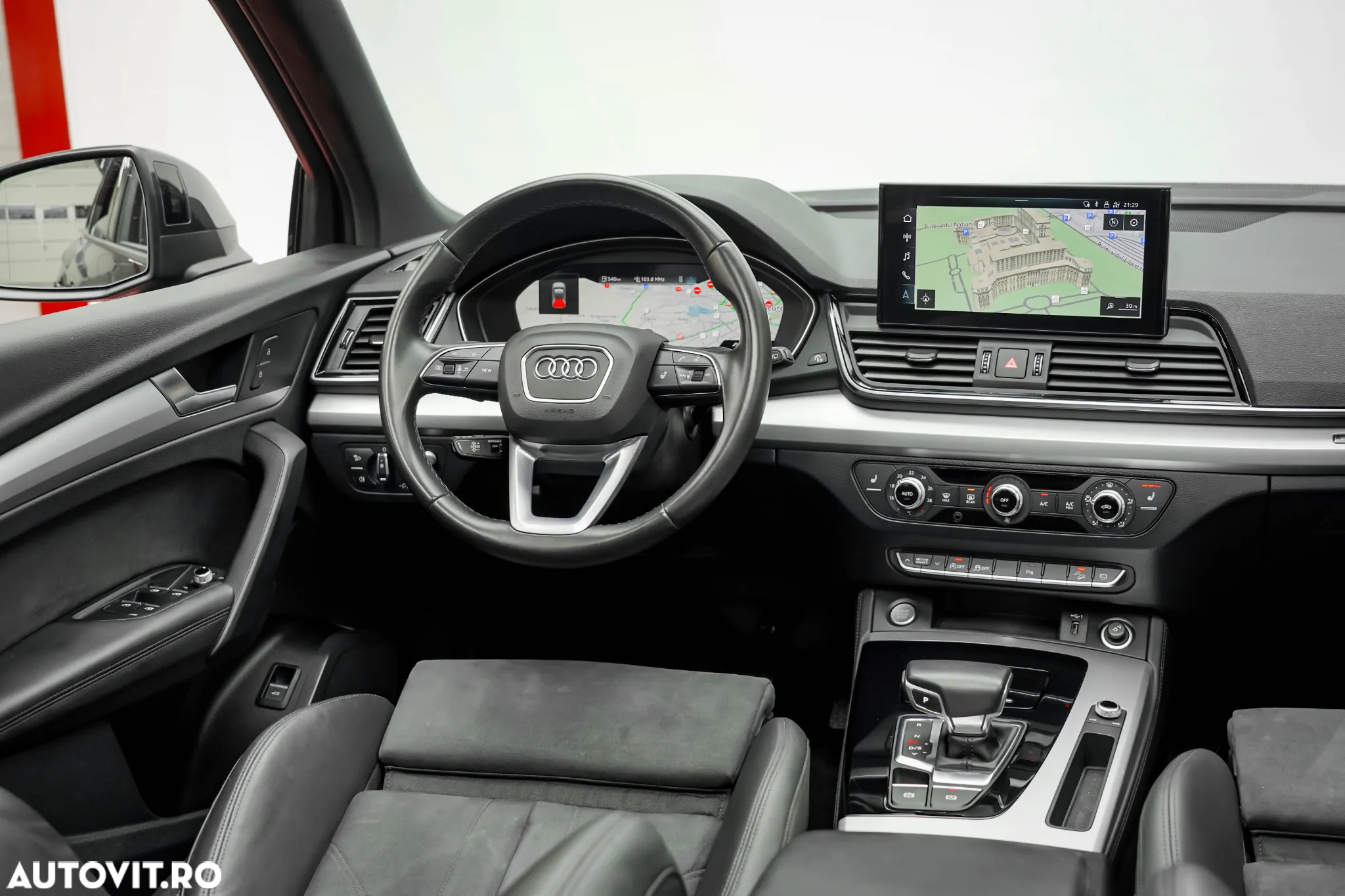 Audi Q5 40 TDI quattro S tronic MHEV Advanced - 12