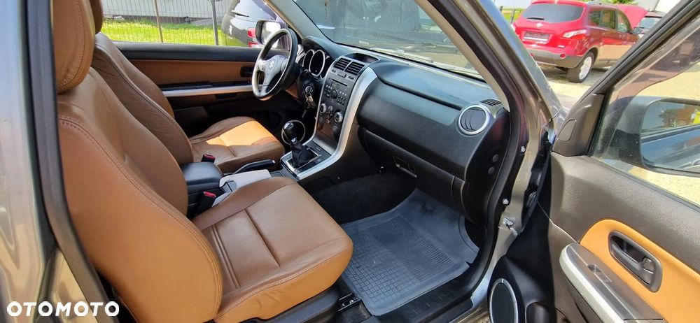 Suzuki Grand Vitara 1.6 Comfort - 12