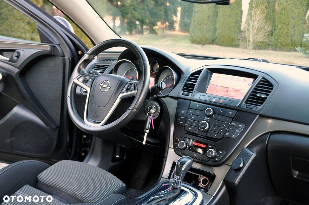 Opel Insignia - 25