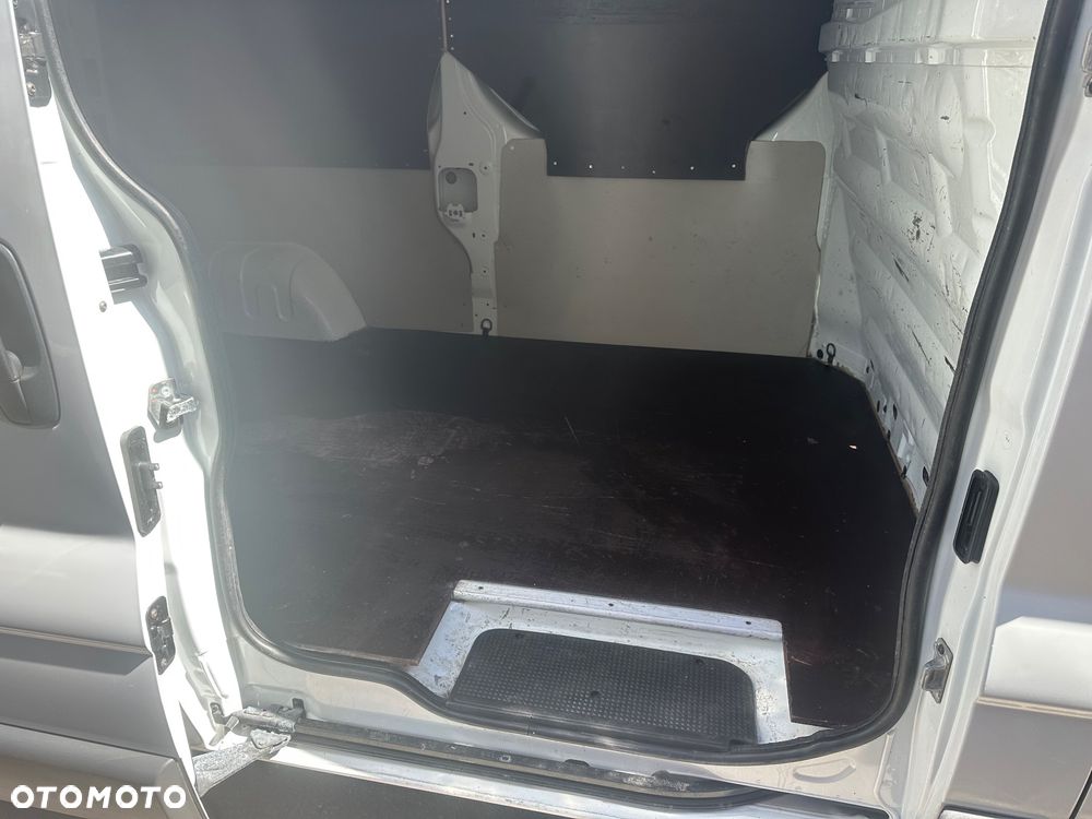 Opel Vivaro - 16