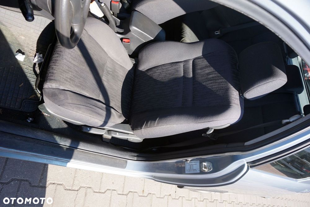 TOYOTA COROLLA E12 3D HB 8Q3 1.4 16V KM SREBRNY na części - 10