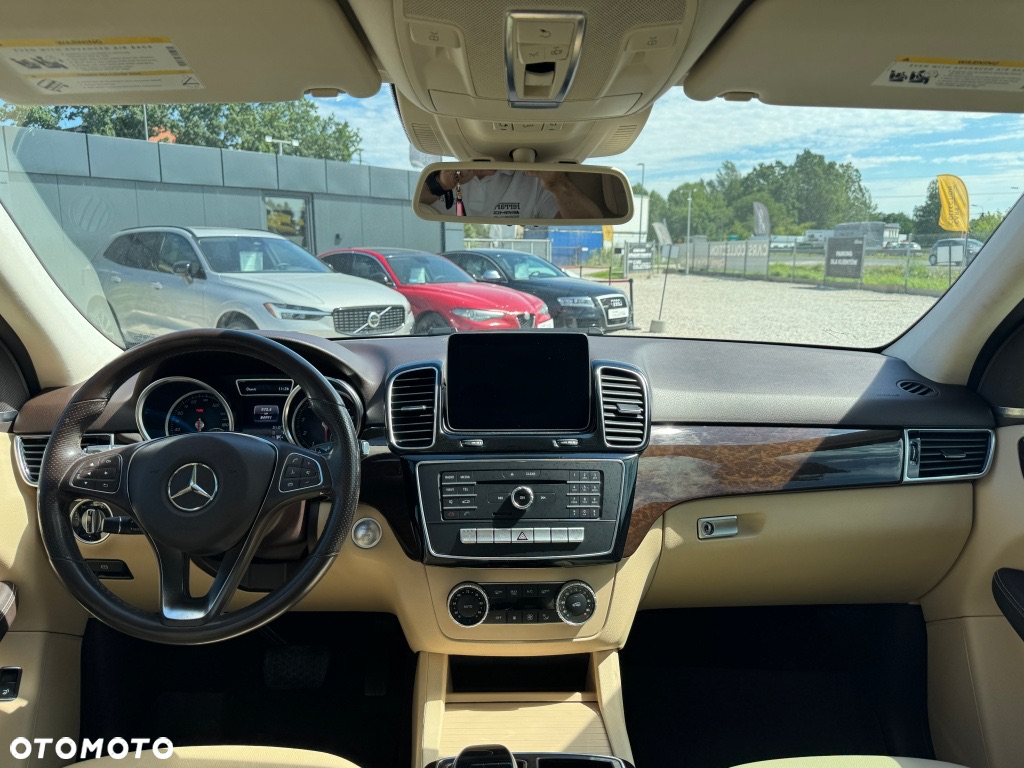Mercedes-Benz GLE - 12