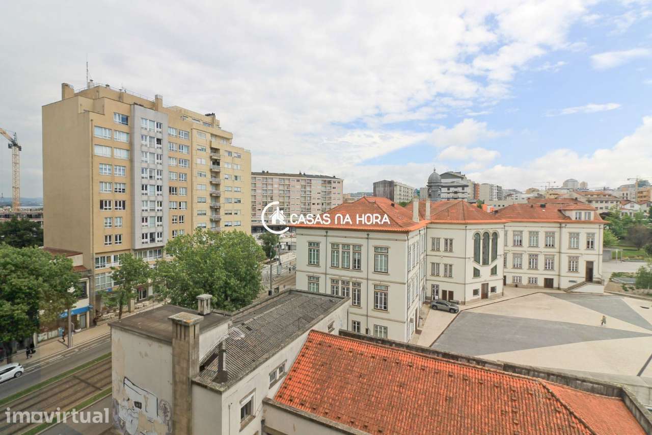 T0 em plena Av. da República | Junto ao metro da Câmara de Gaia - Grande imagem: 2/25