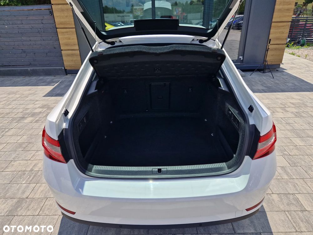 Skoda Superb 2.0 TDI Style - 9