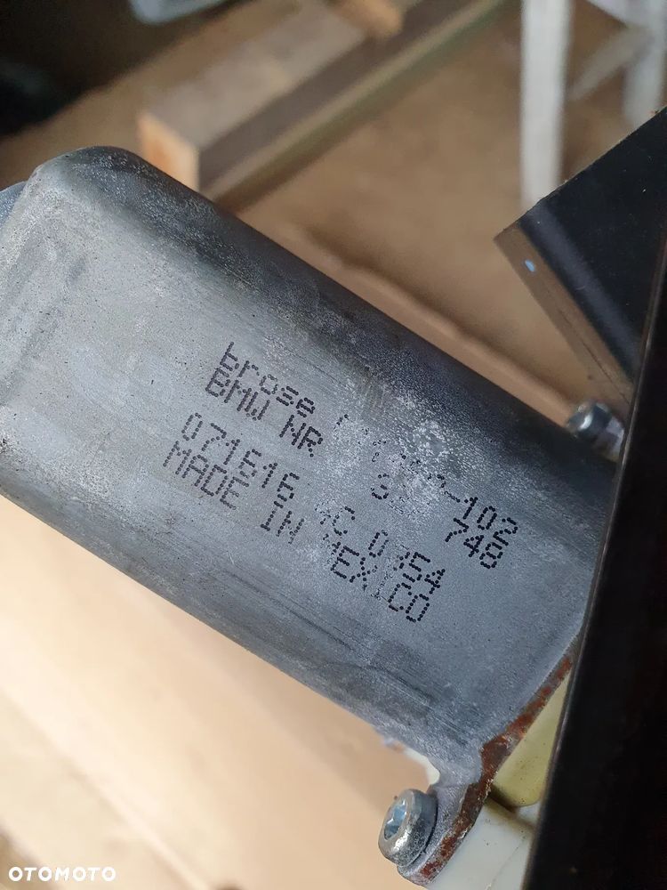 BMW X6 F16 Tylny prawy podnośnik szyby drzwi z silnikiem 7322748 C18294-102 - 5