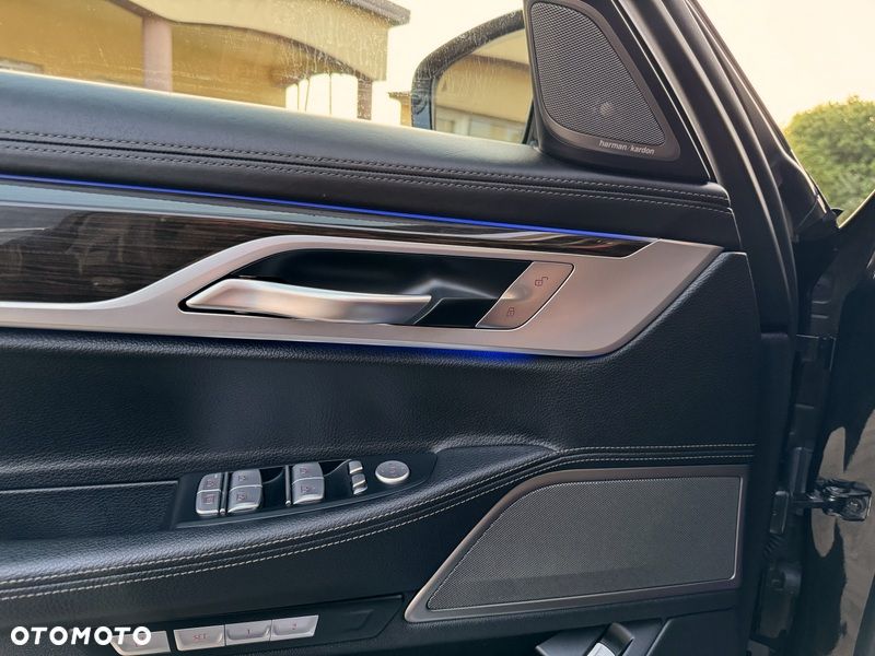 BMW Seria 7 - 18