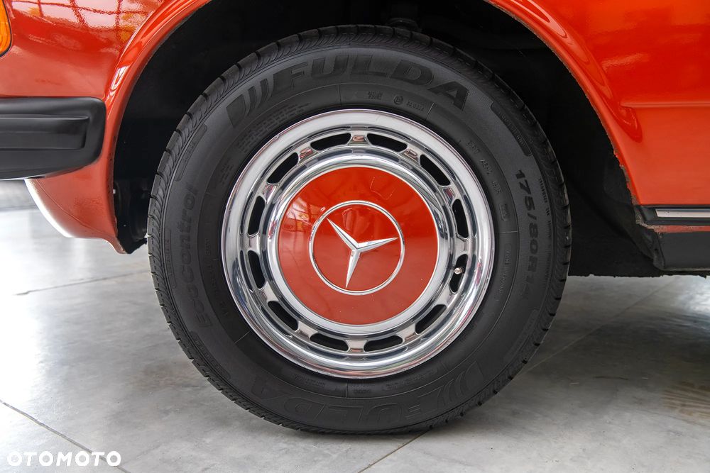Mercedes-Benz W123 - 12