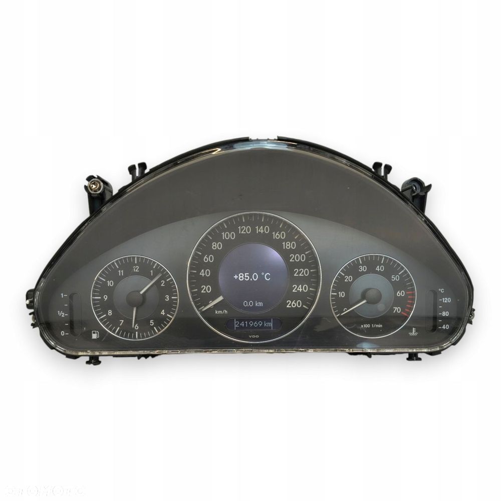 LICZNIK ZEGARY A2115402447 Mercedes W211 2.6 V6 Benzyna 241 969km europa - 3