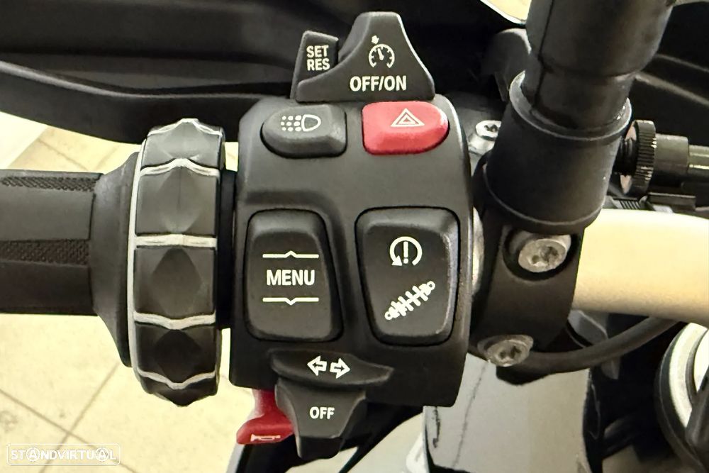 BMW F 900 XR Triple Black - 6