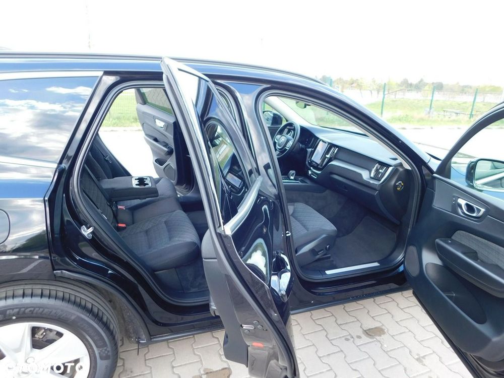 Volvo XC 60 B4 D Momentum Pro - 6
