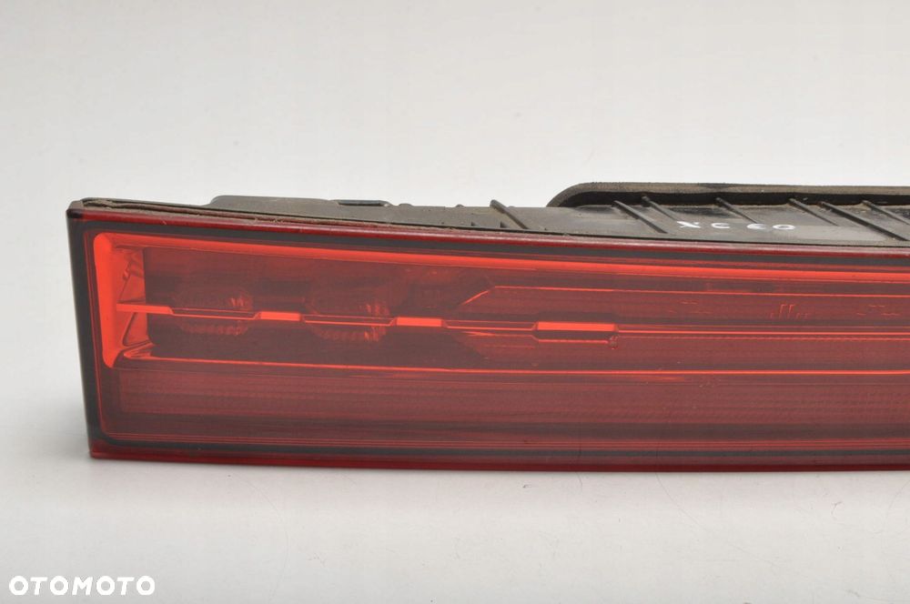 VOLVO XC60 II LAMPA LEWA TYLNA LEWY TYŁ W KLAPĘ P2 31446619 - 2