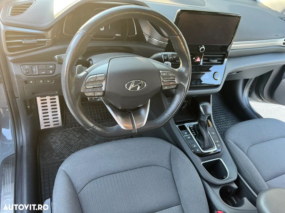 Hyundai IONIQ - 11