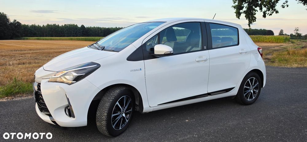 Toyota Yaris 1.5 VVT-i Team Deutschland - 14