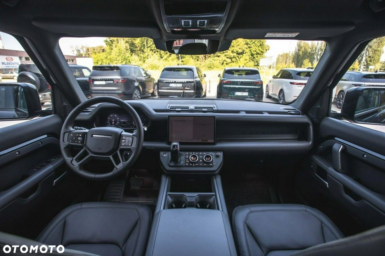 Land Rover Defender - 11