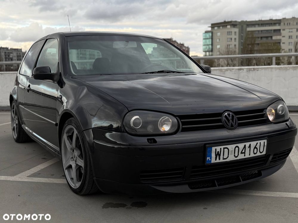 Volkswagen Golf - 1