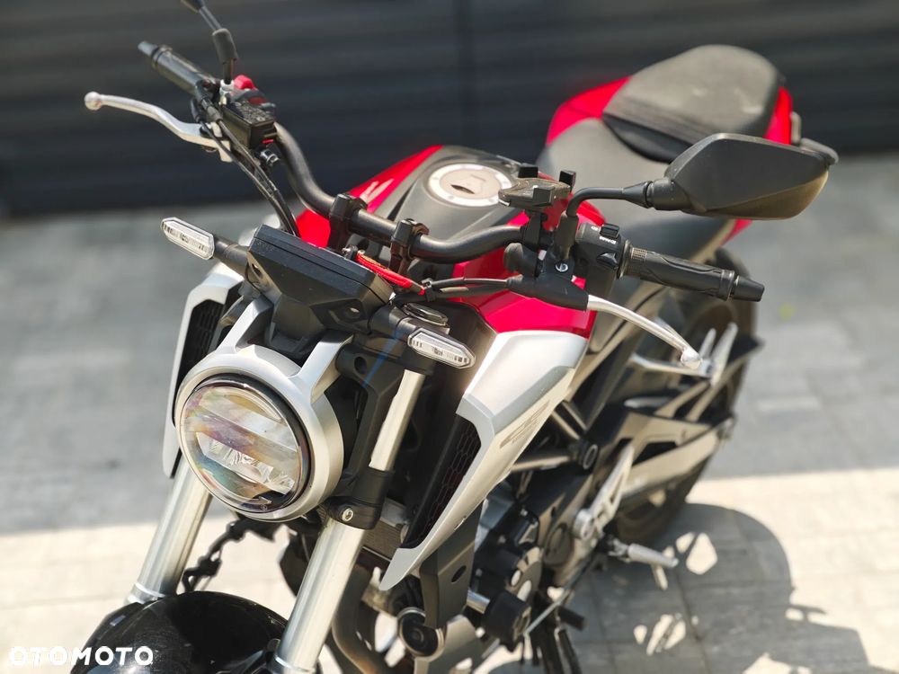 Honda CB - 8