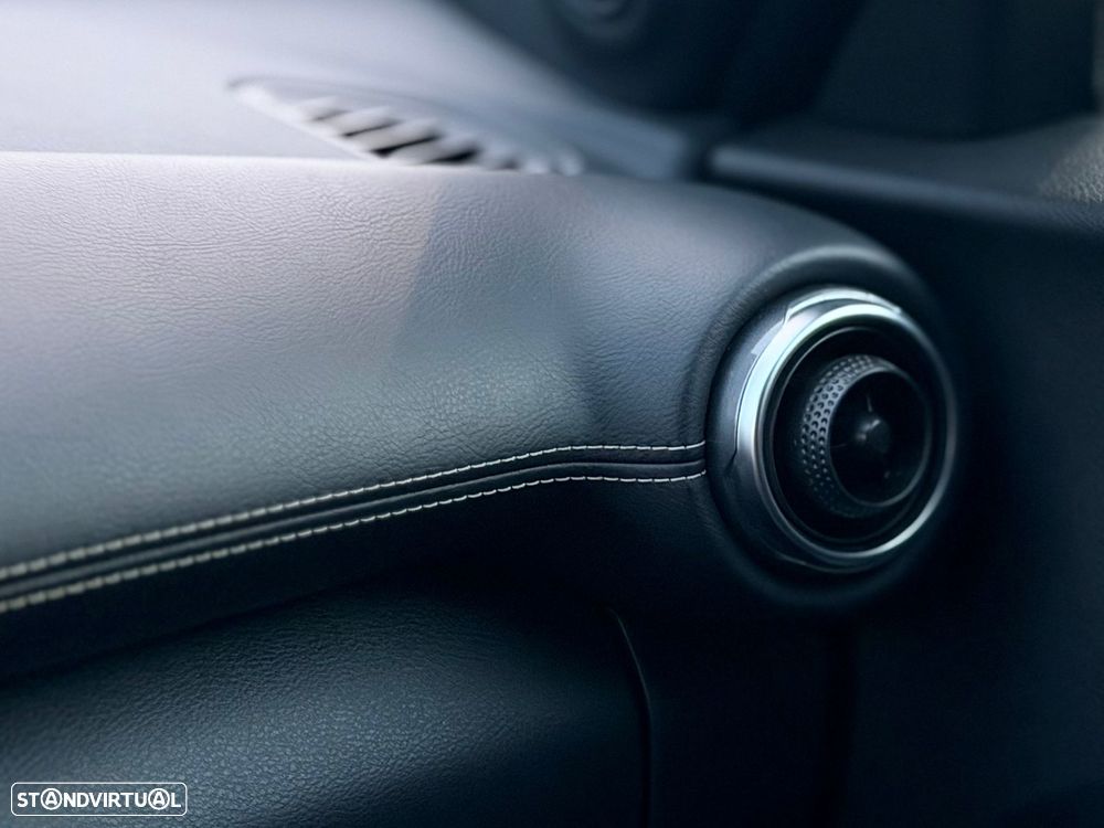 Nissan Juke 1.0 DIG-T N-Design Black - 21