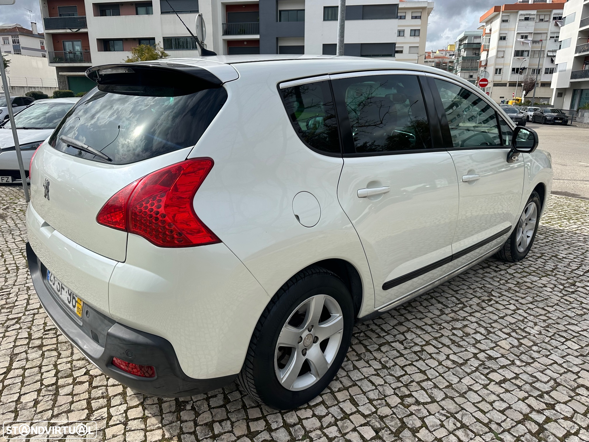 Peugeot 3008 2.0 HDi Hybrid4 99g - 2