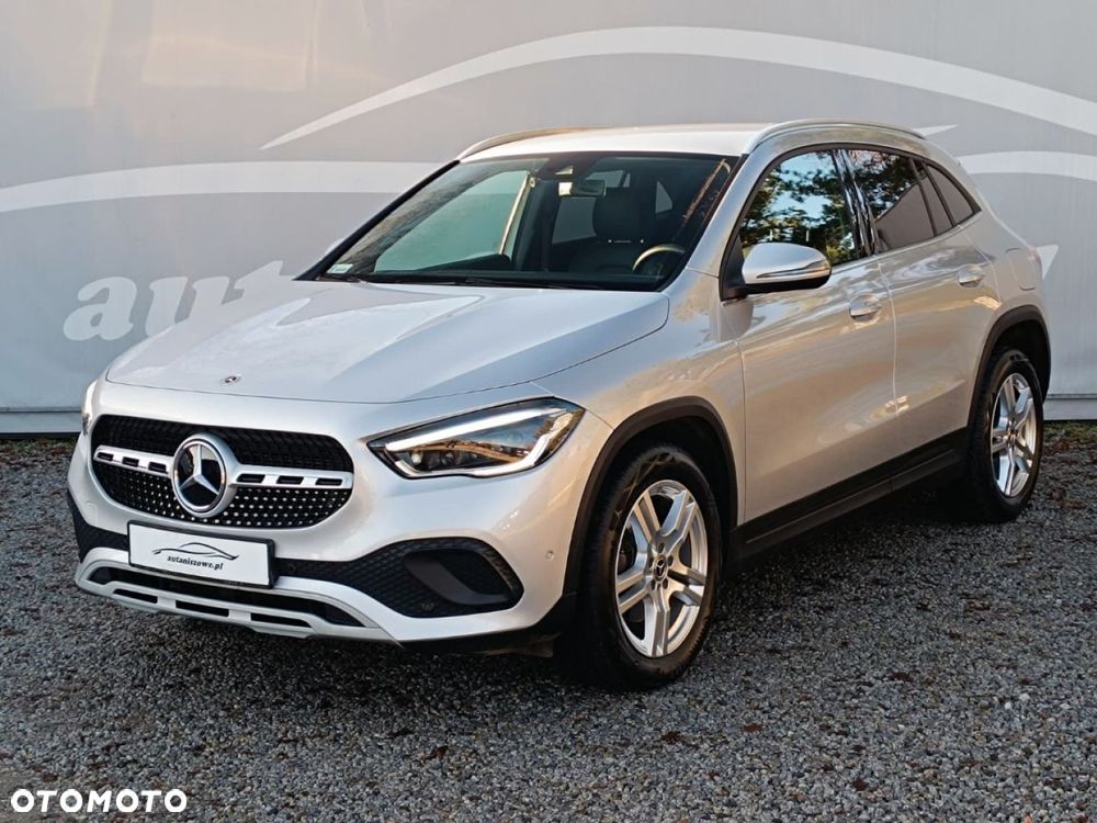 Mercedes-Benz GLA - 10