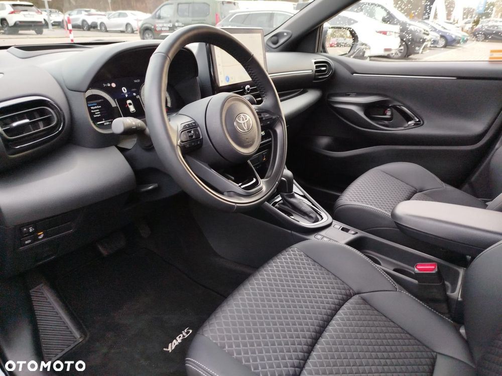 Toyota Yaris - 10