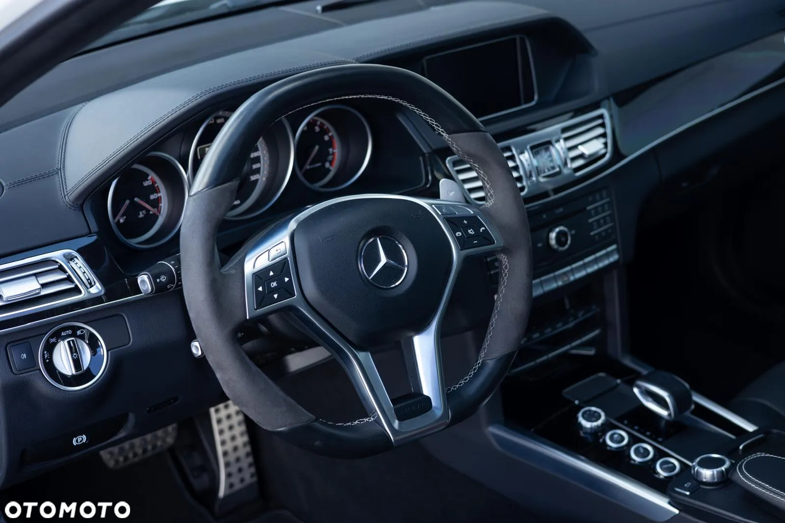 Mercedes-Benz Klasa E 63 AMG S 4Matic AMG Speedshift MCT - 11