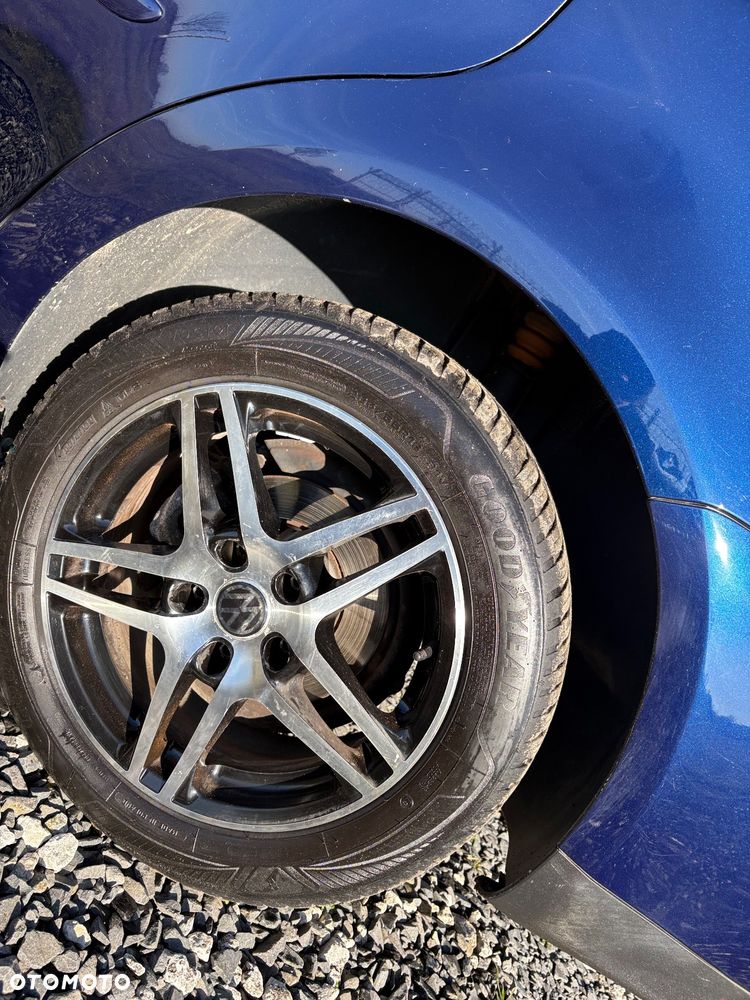 Volkswagen Touran 1.9 TDI Conceptline - 19